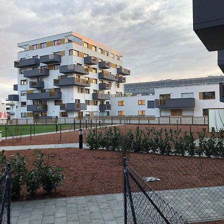 Neubau Wohnung Stadlau เวียนนา ภายนอก รูปภาพ
